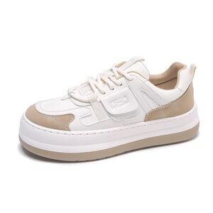 UNWORN Women's Cream and Tan Sneakers